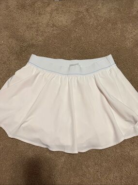 Lululemon Women’s White Skater Skirt with Stretch Waistband